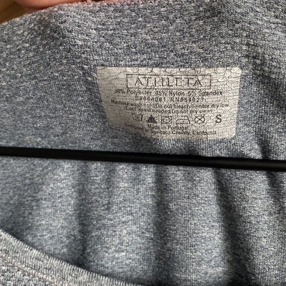 Athleta Ruched Short Sleeve Workout Top Sz small - Picture 4 of 6